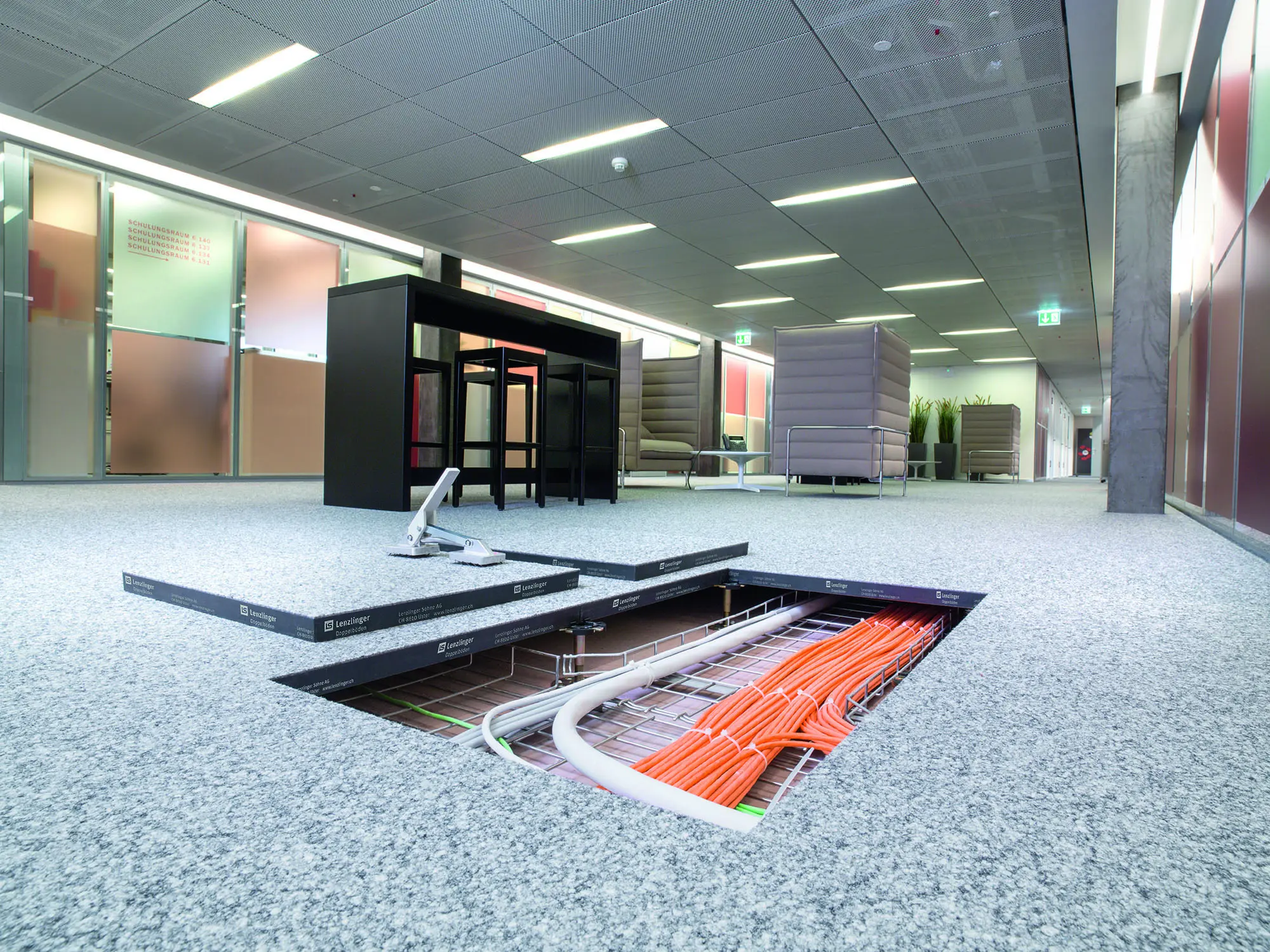 Systèmes de guidage de câbles dans le sol